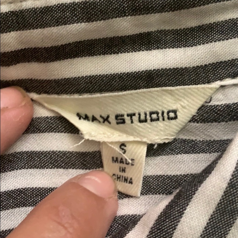 Max Studio Button Down Top - Picture 2 of 4